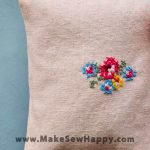 کیسه نمک پارچه‌ای شماره‌دوزی طرح گل قرمز