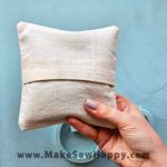 کیسه نمک پارچه‌ای شماره‌دوزی طرح گل قرمز