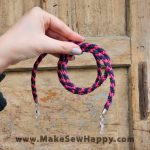 بند عینک بافت افسون - صورتی سرمه‌ای - خوشحالی بسازیم