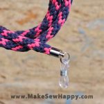 بند عینک بافت افسون - صورتی سرمه‌ای - خوشحالی بسازیم