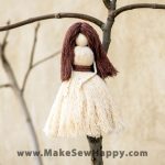 عروسک نخی دست‌ساز رنگ یاسی و قهوه‌ای، زینب توحیدی، خوشحالی بسازیم