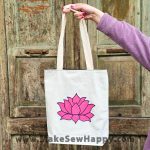 کیف توت بگ طرح گل نیلوفر رنگ صورتی