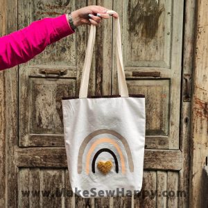 کیف توت بگ طرح رنگین کمان کرم و قلب کرم