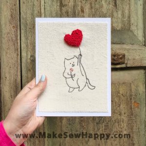 کارت پستال پارچه‌ای طرح گربه با قلب قرمز