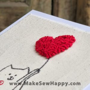 کارت پستال پارچه‌ای طرح گربه با قلب قرمز