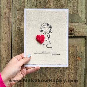 کارت پستال پارچه‌ای طرح دختربچه با قلب قرمز