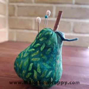 جا سوزنی پارچه‌ای مدل گلابی سبز طرح برگ