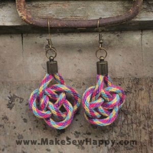 گوشواره نخی بافت رنگ بنفش و صورتی و زرد و آبی