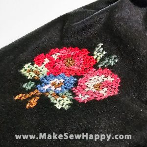 جا عینکی مخمل شماره‌دوزی شده رنگ مشکی و سبز