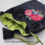 جا عینکی مخمل شماره‌دوزی شده رنگ مشکی و سبز