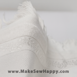 حوله کوچک سفید مناسب شماره‌دوزی