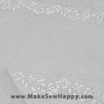 حوله کوچک سفید مناسب شماره‌دوزی