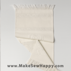 حوله کوچک سفید مناسب شماره‌دوزی